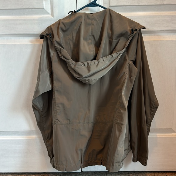 Theory windbreaker with hood. Size XS. Excellent condition - Picture 3 of 3